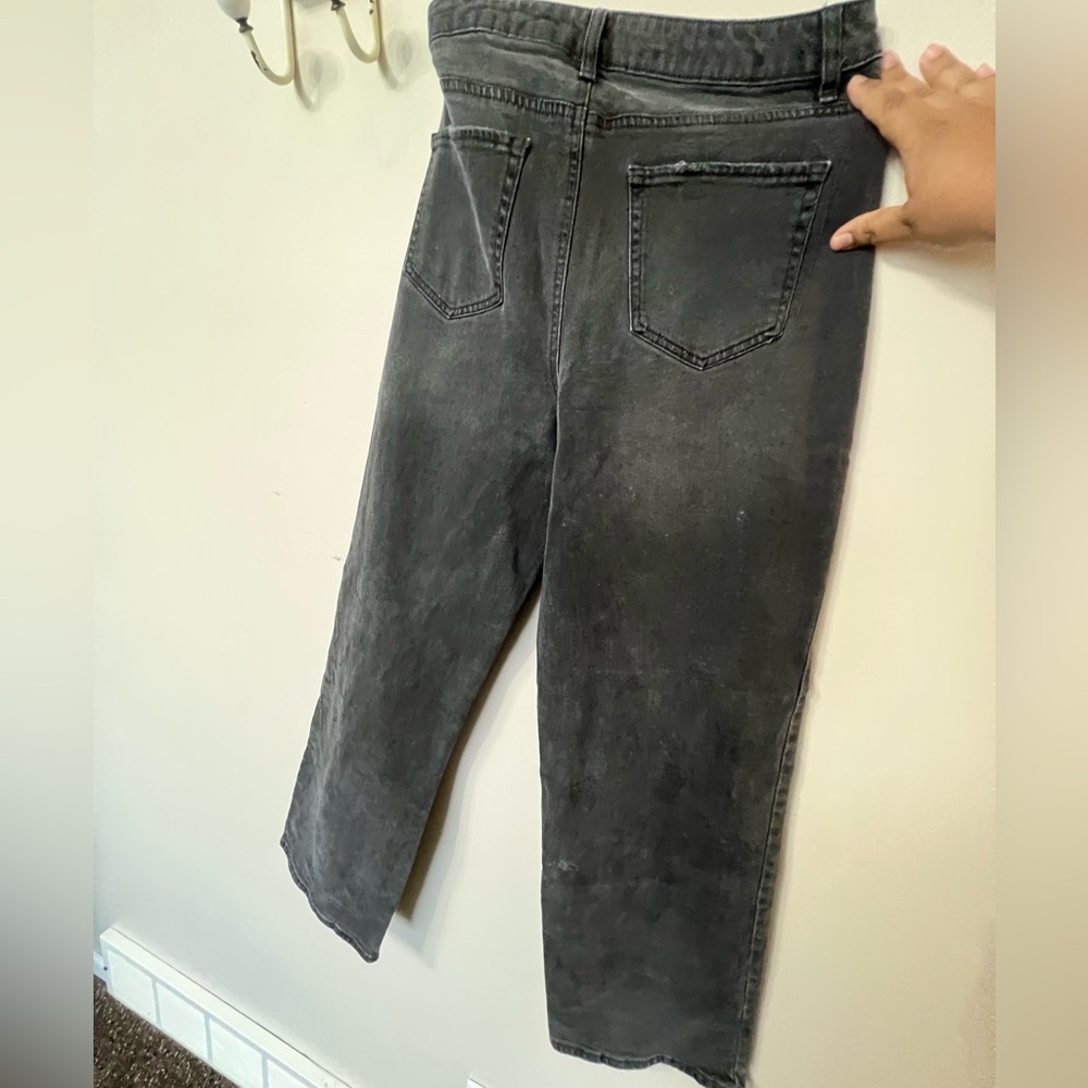 Jeans - Picture 2 of 4